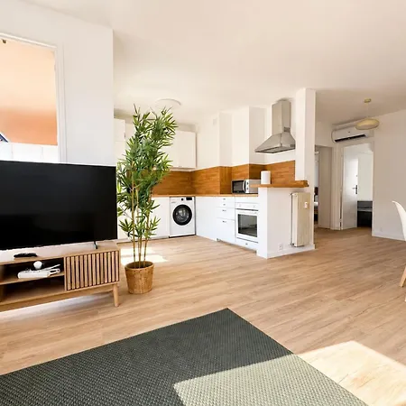 With A Terrace In Apartman