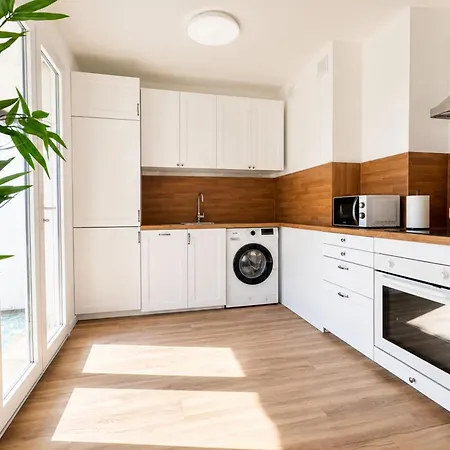 With A Terrace In Apartman